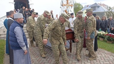 Едуард Хатмуллін, військовий, волонтер, похорон, Тернопільщина, травень 2024 Едуард Хатмуллін, військовий, волонтер, похорон, Тернопільщина, травень 2024