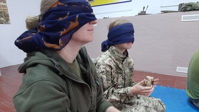 "Стало легше дихати": у Харкові для військових проводять терапію глиною "Стало легше дихати": у Харкові для військових проводять терапію глиною