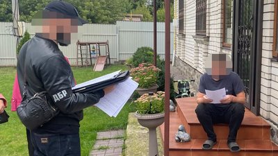 На Волині викрили канал з продажу зброї — її маскували під автозапчастини і меблеві комплектуючі, — Спецпрокуратура На Волині викрили канал з продажу зброї — її маскували під автозапчастини і меблеві комплектуючі, — Спецпрокуратура