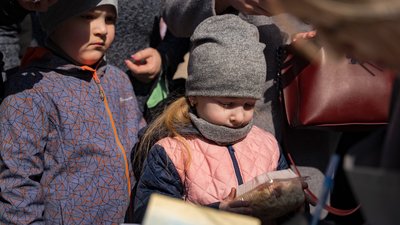 Годують переселенців: у Дніпрі стартував проєкт "Благодійна кухня" Годують переселенців: у Дніпрі стартував проєкт "Благодійна кухня"