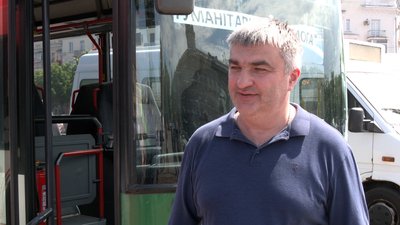 Пожежну машину, автобуси і сміттєвози — до Чернігова привезли техніку з Європи Пожежну машину, автобуси і сміттєвози — до Чернігова привезли техніку з Європи