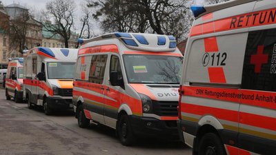 Литва передала Львівщині чотири машини швидкої допомоги