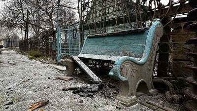 "Не знаю, як ми живі залишилися": у Запоріжжі ліквідовують наслідки російського обстрілу "Не знаю, як ми живі залишилися": у Запоріжжі ліквідовують наслідки російського обстрілу