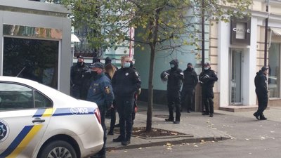 Під консульством у Харкові — акція проти заборони абортів у Польщі