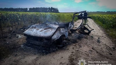 Знищене авто внаслідок атаки РФ