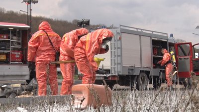Гасили пожежу, знешкоджували вибухівку: поблизу Тернополя рятувальники провели навчання