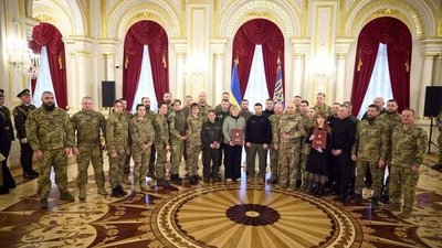 Військовий з Тернопільщини, який вишколював молодь, отримав нагороду від президента Військовий з Тернопільщини, який вишколював молодь, отримав нагороду від президента