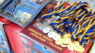 "Навчалися в умовах ковіду та війни". Цього року в Кривому Розі понад 200 медалістів