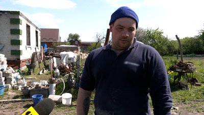 Ігор Локтєв, якому першому відновили будинок в Новоселівці Ігор Локтєв, якому першому відновили будинок в Новоселівці