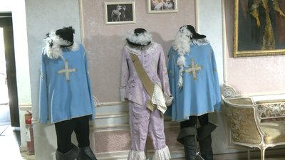 На Одеській кіностудії проводять благодійні екскурсії, прибуток з яких йде на потреби ЗСУ На Одеській кіностудії проводять благодійні екскурсії, прибуток з яких йде на потреби ЗСУ