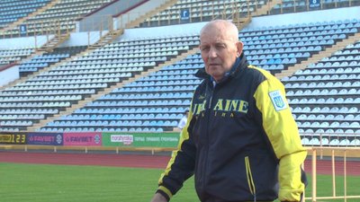 Мрію виховати олімпійського чемпіона: заслужений тренер з боксу Анатолій Чумаков з Хмельницького у свої 80 ще тренує