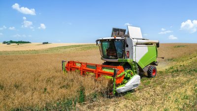 Жнива-2023: вінницькі аграрії зібрали 2,7 мільйона тонн зерна