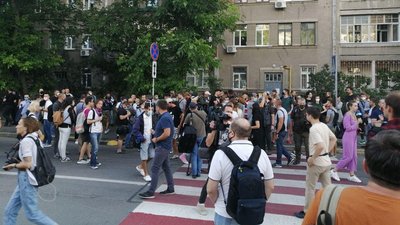 Річниця нападу на Катерину Гандзюк: у Києві близько сотні активістів прийшли на акцію під МВС Річниця нападу на Катерину Гандзюк: у Києві близько сотні активістів прийшли на акцію під МВС