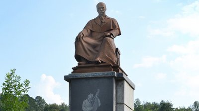 Чорнолізці. Рік встановлення 2000, скульптори В. Заболотний, Володимир Довбенюк і Михайло Лаврук Чорнолізці. Рік встановлення 2000, скульптори В. Заболотний, Володимир Довбенюк і Михайло Лаврук