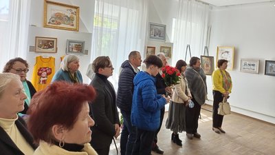На Тернопільщині майстрині презентували виставку "Три долі, вишиті на полотні" На Тернопільщині майстрині презентували виставку "Три долі, вишиті на полотні"
