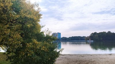 Захмарене небо над річкою Південний Буг