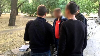 У Херсоні під час святкування дня міста поліція виявила 4 факти продажу підліткам алкоголю У Херсоні під час святкування дня міста поліція виявила 4 факти продажу підліткам алкоголю