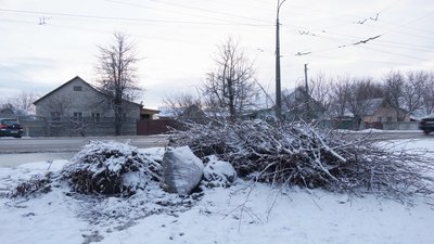 Чому в Чернігові взимку не вивозять великогабаритне сміття Чому в Чернігові взимку не вивозять великогабаритне сміття