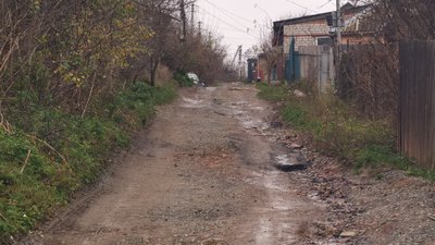"Просто вже у відчаї": у Полтаві місцеві жителі вимагають відремонтувати дві вулиці "Просто вже у відчаї": у Полтаві місцеві жителі вимагають відремонтувати дві вулиці