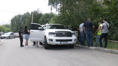 Пораненого у стрілянині члена "Нацкорпусу" у Харкові перевели на штучне дихання Пораненого у стрілянині члена "Нацкорпусу" у Харкові перевели на штучне дихання