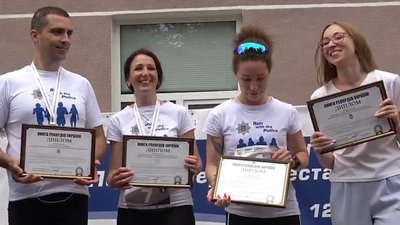 У Житомирі пройшов перший в Україні забіг єдності "Поліція передає естафету"