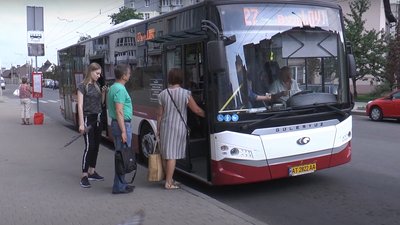 Без решти або до 50 грн. Франківцям розповіли, як розраховуватися у комунальному транспорті