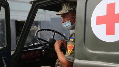 Волонтери Южно-Української АЕС передали військовим Миколаївщини відремонтовану техніку Волонтери Южно-Української АЕС передали військовим Миколаївщини відремонтовану техніку