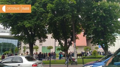 Людей евакуювали Людей евакуювали