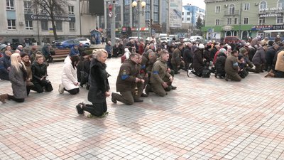 У Рівному попрощались з загиблими внаслідок авіаудару на телевежу У Рівному попрощались з загиблими внаслідок авіаудару на телевежу