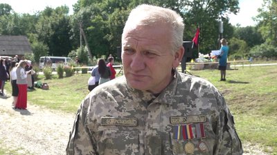 На Тернопільщині освятили стелу загиблим військовим у російсько-українській війні На Тернопільщині освятили стелу загиблим військовим у російсько-українській війні