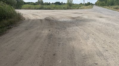 Розбита дорога Мала Рублівка - Рунівщина на Полтавщині: коли ремонт