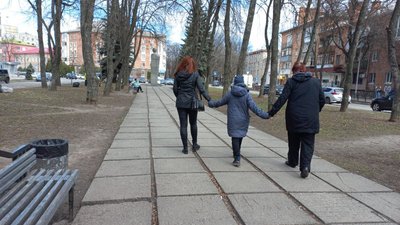 «Багато трупів валяється»: історія родини з Маріуполя, яка через війну переїхала у Полтаву «Багато трупів валяється»: історія родини з Маріуполя, яка через війну переїхала у Полтаву