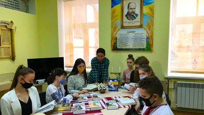 У кропивницькій гімназії організували Шевченківські читання