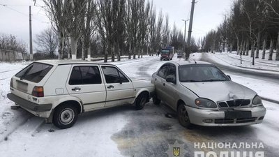 За добу на Донеччині стались 12 ДТП: травмована одна людина За добу на Донеччині стались 12 ДТП: травмована одна людина