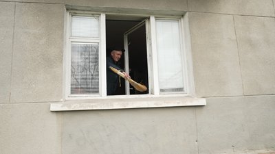 У будинках Тернополя вибило вікна внаслідок атаки дронів, війна, 1 травня 2026 року