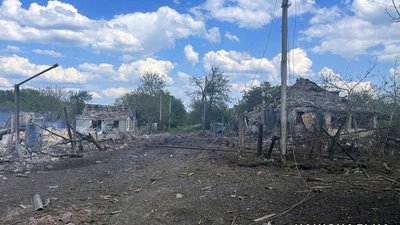 Армія РФ скинула на Торцьк авіабуомбу ФАБ-250, двоє людей поранені Армія РФ скинула на Торцьк авіабуомбу ФАБ-250, двоє людей поранені
