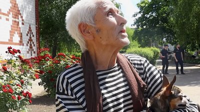 Евакуйований з Дружківки чоловік зі своєю собакою
