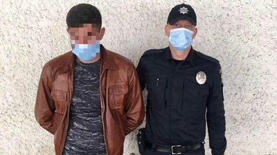 На Закарпатті затримали раніше судимого виноградівця, який пограбував пенсіонерку На Закарпатті затримали раніше судимого виноградівця, який пограбував пенсіонерку
