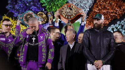 Усик — Ф'юрі 2: чемпіон і претендент на титули в надважкій вазі перед реваншем 21 грудня.