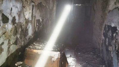 У Житомирі загорівся житловий будинок на 8 господарів – пожежу загасили