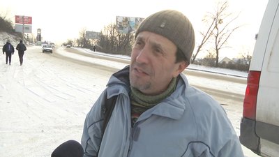 На мене падала стеля, а в сина поцілило скло із вікна – житомирянка про обстріли