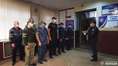 На Миколаївщині поліцейські патрулюють разом із представниками громадських формувань На Миколаївщині поліцейські патрулюють разом із представниками громадських формувань