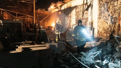 Вибух, нічна атака РФ, промисловий об'єкт, влучання Вибух, нічна атака РФ, промисловий об'єкт, влучання