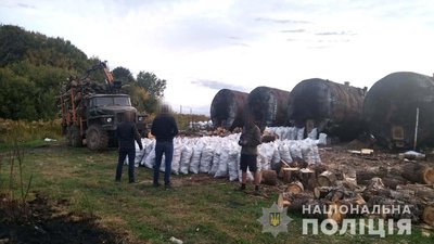Не мав документів: на Рівненщині вилучили печі та деревне вугілля з приватного господарства Не мав документів: на Рівненщині вилучили печі та деревне вугілля з приватного господарства