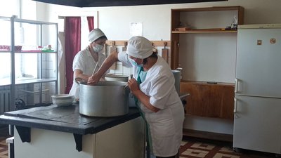 Нове меню в шкільних їдальнях: чи готові до нього школи на Закарпатті Нове меню в шкільних їдальнях: чи готові до нього школи на Закарпатті