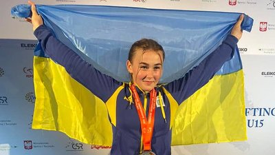 Дівчина з Волині завоювала "бронзу" та "срібло" на чемпіонаті Європи з важкої атлетики