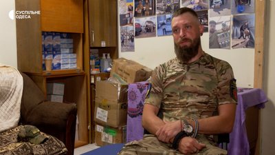 Їздить на фронт, волонтерить та забезпечує електроенергією жителів Одеси Їздить на фронт, волонтерить та забезпечує електроенергією жителів Одеси