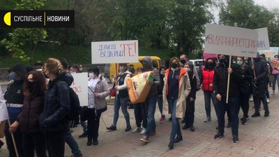 Акція протесту рестораторів під Кабміном Акція протесту рестораторів під Кабміном