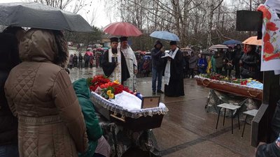 У Долинській громаді попрощалися з двома військовими У Долинській громаді попрощалися з двома військовими