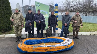 На Закарпатті прикордонники затримали 8 чоловіків, які намагалися незаконно перетнути кордон з Угорщиною та Румунією